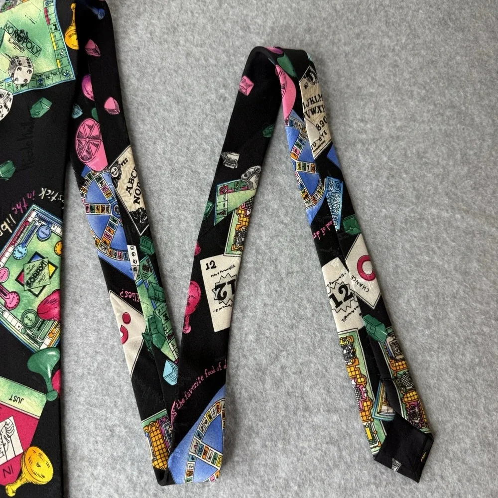 Nicole Miller board bros tie